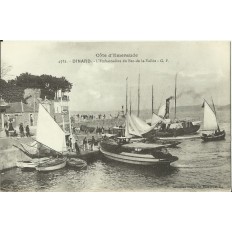 CPA: DINARD: L'Embarcadère du Bec-de-la-Vallée, (1910)