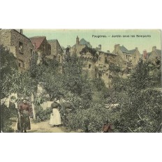 CPA: FOUGERES, JARDINS SOUS LES REMPARTS, vers 1910