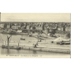 CPA: SAINT-MALO, LES BASSINS & LES REMPARTS, années 1900