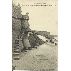 CPA: SAINT-MALO, Les Remparts, Escalier des Bés, en 1910