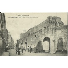 CPA: SAINT-MALO, PLACE GRAND'PORTE et rue Jacques Cartier, 1900