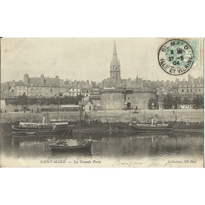 CPA: SAINT-MALO, LES BATEAUX devant LA GRANDE PORTE vers 1900