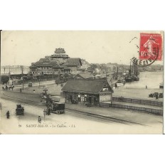 CPA: SAINT-MALO, UNE VUE SUR LE CASINO (ANIMATION), vers 1920