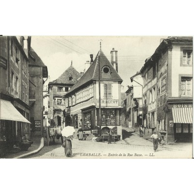 CPA: LAMBALLE, Entrée de la rue Basse, années 1900