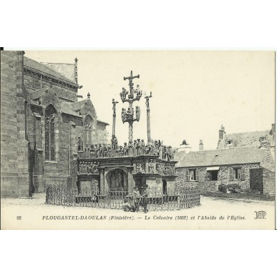 CPA: PLOUGASTEL-DAOULAS, Enfants et le Calvaire, vers 1900