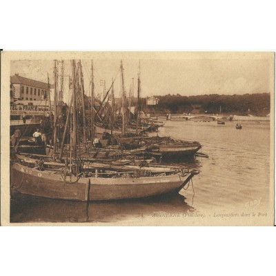 CPA: AUDIERNE, Langoustiers dans le Port, vers 1930