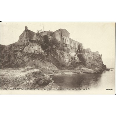 CPA: ILE SAINTE-MARGUERITE, le Fort, vers 1900