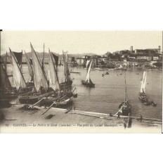 CPA: CANNES, le Port et le Mont Chevalier (Bateaux), vers 1900