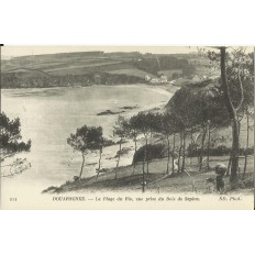 CPA: DOUARNENEZ, la Plage du Ris, vue du Bois de Sapins , vers 1900