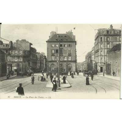 CPA: BREST, la Place des Portes, Animée, années 1910