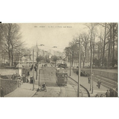 CPA: BREST, La rue de Paris. Les Glacis, Animée, vers 1900