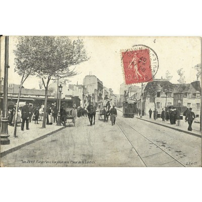 CPA: BREST, Rue de Paris, prise de la Place de la Liberté, vers 1900