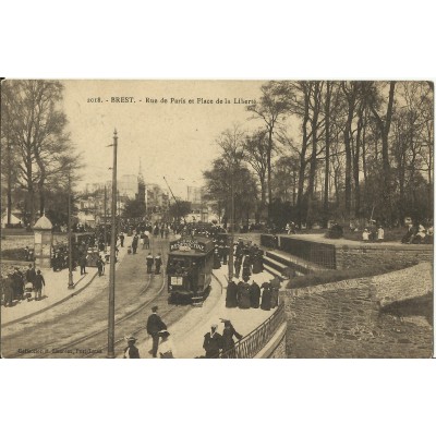 CPA: BREST, Rue de Paris,Place de la Liberté, vers 1910