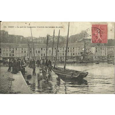 CPA: BREST, L'arrivée des bateaux de peche, vers 1900