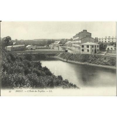 CPA: BREST, L'Ecole des Pupilles, vers 1900