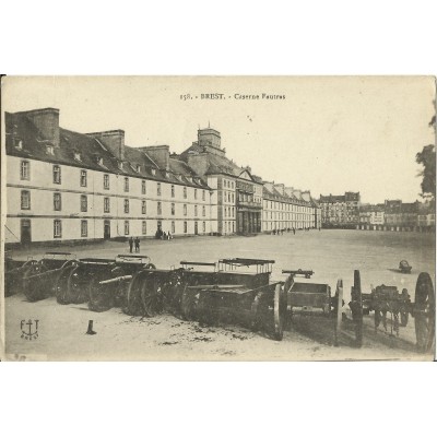 CPA: BREST, Vue de la Caserne Fautras, années 1910