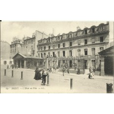 CPA: BREST, L'Hotel de Ville, Animation, 1900