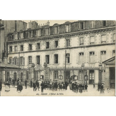 CPA: BREST, L'Hotel de Ville Animé, vers 1910