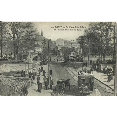 CPA: BREST, Place de la Liberté & entrée rue de Paris, vers 1900