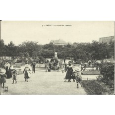 CPA: BREST, Animation Place du Chateau, vers 1910