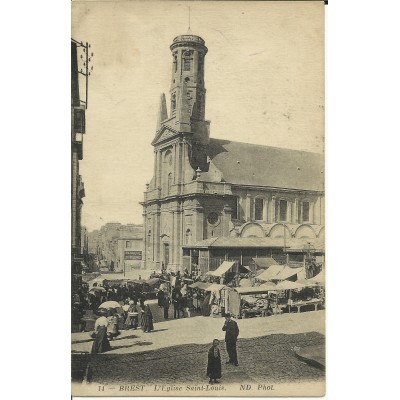 CPA: BREST, Une vue de l'Eglise St-Louis (D), vers 1910