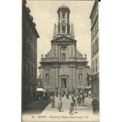 CPA: BREST, Une vue de l'Eglise St-Louis (E), vers 1910