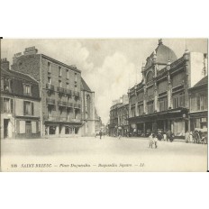 CPA: SAINT-BRIEUC, Place Duguesclin, années 1910