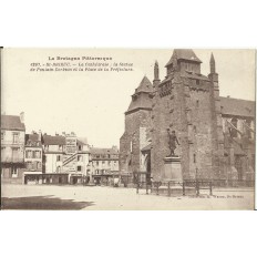 CPA: SAINT-BRIEUC, Cathédrale, Statue de Poulain Corbion, années 1910