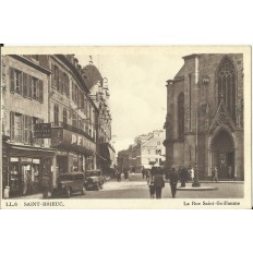 CPA: SAINT-BRIEUC, La Rue Saint-Guillaume, années 1920