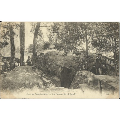 CPA: Foret de FONTAINEBLEAU, La Caverne des Brigands, vers 1900