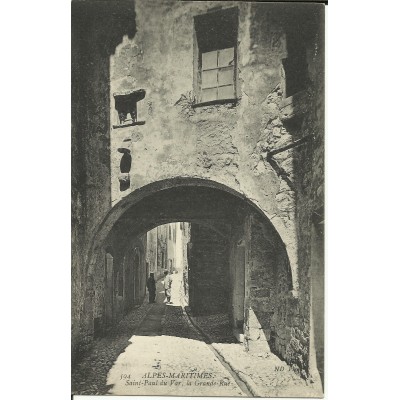 CPA: SAINT-PAUL du VAR, La Grande Rue. Années 1910