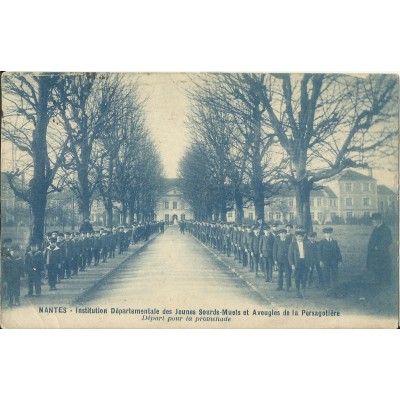 CPA: NANTES, Institution Départementale des Jeunes Sourds-Muets et Aveugles de la Persagotière. Années 1920