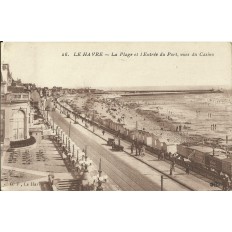 CPA: LE HAVRE, Plage, Entrée du Port, années 1920