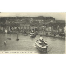 CPA: DIEPPE, L'Avant-Port. Sortie de "La Malle", vers 1910.