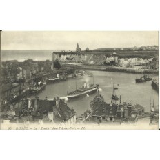 CPA: DIEPPE, La "Tamise" dans l'Avant-Port, vers 1900.