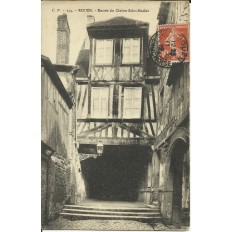 CPA: ROUEN, Entrée du Cloitre Saint-Maclou, vers 1910