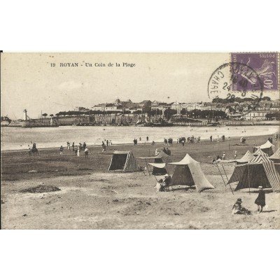 CPA - ROYAN, Un Coin de la Plage, vers 1920