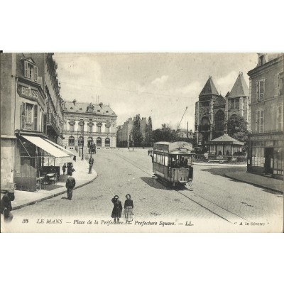 CPA: LE MANS, Place de la Préfecture, vers 1920.